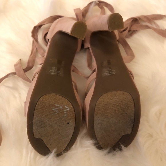 GUESS HEELS - Picture 7 of 7